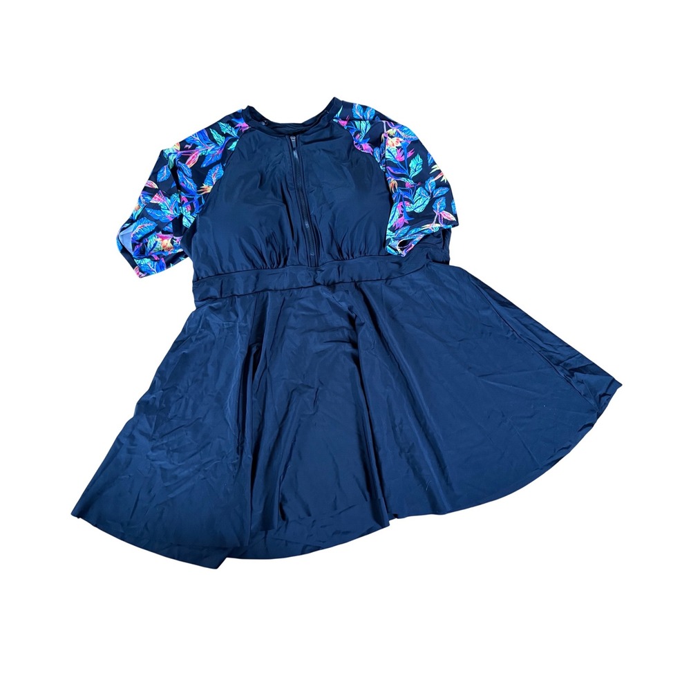 NWT‎ Bloomchic short sleeve swim shirt